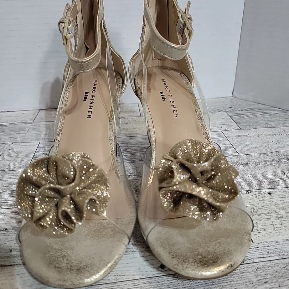 Marc‎ Fisher Kids Size 2 Antique Gold Heel Gold Sparkle Pom Pom Zip Back NWO